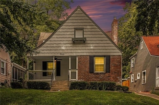 7228 Walnut St, Kansas City, MO 64114