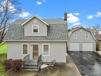 400 W Metzen St, Harvard, IL 60033