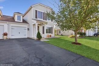 2448 Roxbury Ln, Montgomery, IL 60538