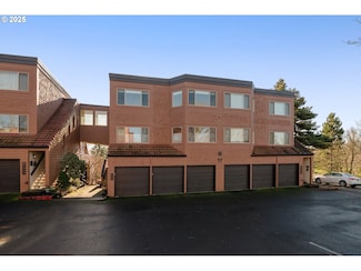 124 Oswego Summit Unit 124, Lake Oswego, OR 97035