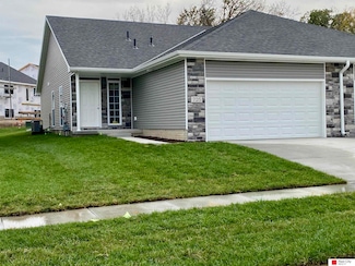 725 Quiver Ln, Lincoln, NE 68512