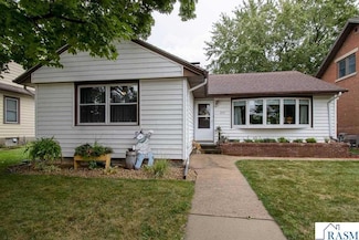 217 S Jefferson St, New Ulm, MN 56073