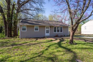 4730 Craig Ln, Shawnee, KS 66203
