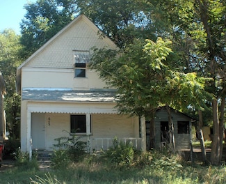 615 E 1st St, Pueblo, CO 81001