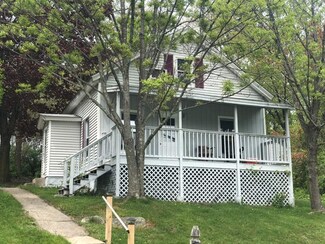 142 Robinson St, Manchester, NH 03104