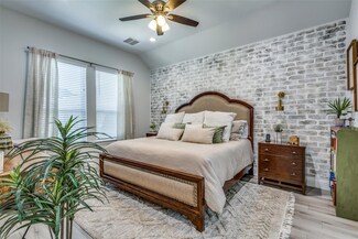 329 Bronco Dr, Pilot Point, TX 76258