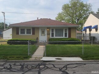 2220 W 10th St, Muncie, IN 47302