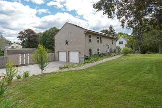 283 Woodstock Ave, Putnam, CT 06260