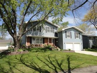 1250 Mayfield Ln, Hoffman Estates, IL 60169
