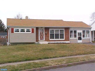 2168 N Bent Ln, Aston, PA 19014