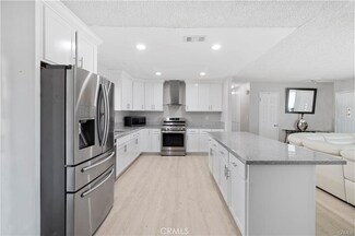 13686 Kiowa Rd, Apple Valley, CA 92308