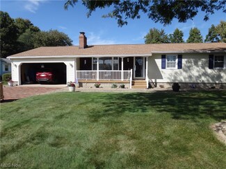 154 Bittersweet Dr, Columbiana, OH 44408