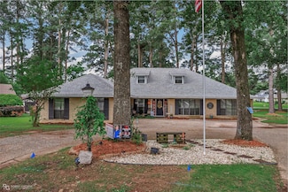 103 Maple Leaf Ln, Haughton, LA 71037