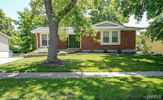 270 Village Creek Dr, Ballwin, MO 63021