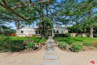 17055 Gresham St, Northridge, CA 91325