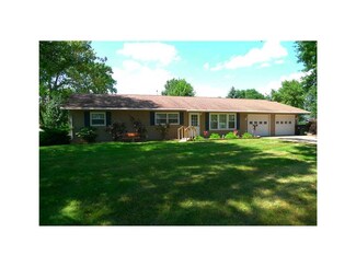 5670 Colorado Dr SW, Cedar Rapids, IA 52404