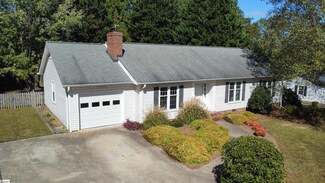 109 Stonehenge Ct, Taylors, SC 29687