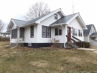 1140 Coolidge St, Fennimore, WI 53809