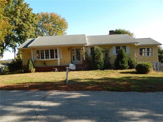 44 Labbe Ave, Lewiston, ME 04240