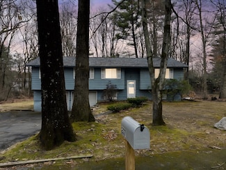 237 Grantwood Dr, Amherst, MA 01002