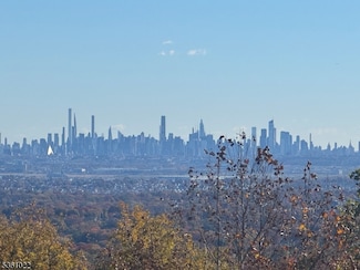 2 Claridge Dr Unit NE, Verona, NJ 07044