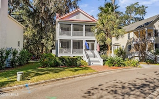 8 Battery Point Ln, Beaufort, SC 29902