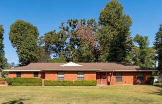 700 Neal Dr, Shreveport, LA 71107