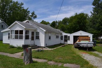 206 W Clay St, Kirklin, IN 46050