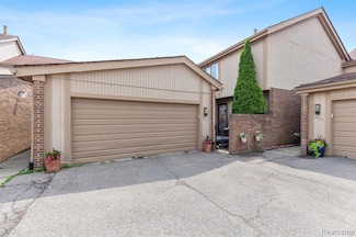 5305 Wright Way S Unit 84, West Bloomfield, MI 48322