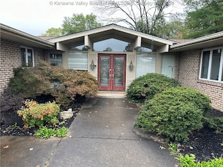 5308 Ashbrook Dr, Charleston, WV 25313