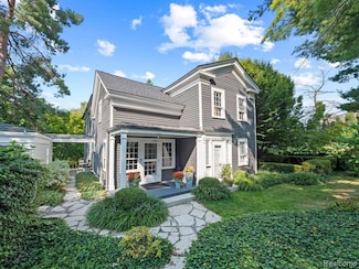 300 Warren Ct, Birmingham, MI 48009