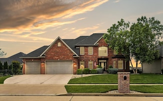 1812 Savanna Dr, Champaign, IL 61822