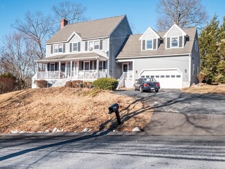 28 High St, Ayer, MA 01432