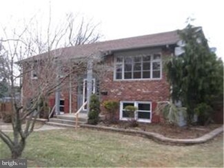 211 Central Ave, Stratford, NJ 08084