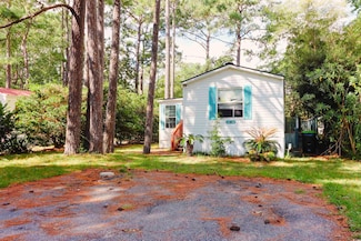 10 Ocean Reef Ln, Murrells Inlet, SC 29576