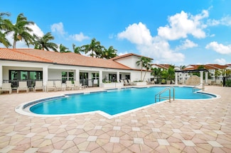 723 Villa Cir, Boynton Beach, FL 33435