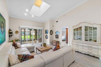 6498 Royal Manor Cir, Delray Beach, FL 33484