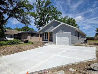 449 E Market St, Warrensburg, MO 64093