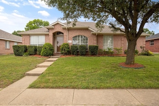 141 Buffalo Creek Dr, Desoto, TX 75115