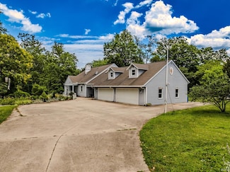 4610 S Burlington Dr, Muncie, IN 47302