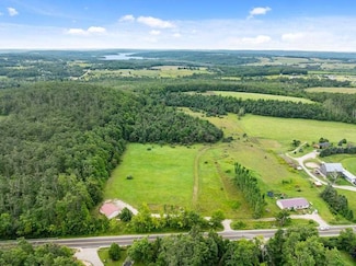 1951 Intertown Rd, Petoskey, MI 49770