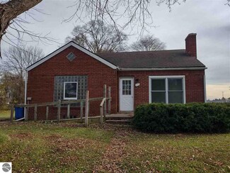 110 N Bullock St, Whittemore, MI 48770