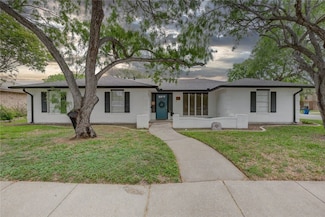 100 Presidio Dr, Portland, TX 78374