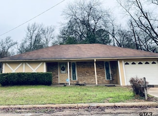 103 El Camino Dr, Crockett, TX 75835
