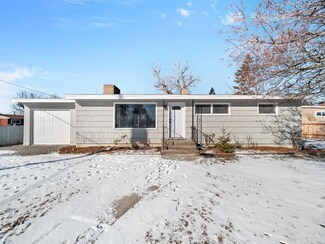 811 N St Charles Rd, Veradale, WA 99037