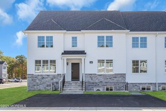 29 Golders Green Rd, Lakewood, NJ 08701