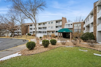 1601 N Innsbruck Dr Unit 329, Fridley, MN 55432