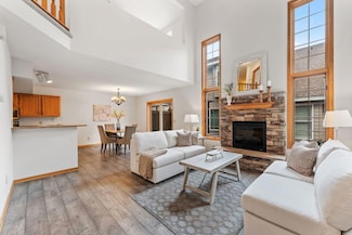 18504 Peach Tree Ct, Minnetonka, MN 55345