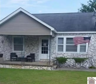 3826 Howle St, Paducah, KY 42003