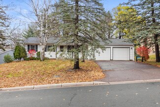 3616 Rolling View Dr, Saint Paul, MN 55110